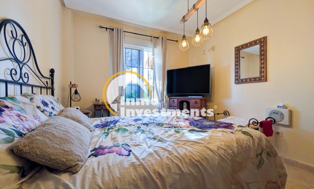 Reventa - Chalet independiente - Torrevieja - Aguas Nuevas