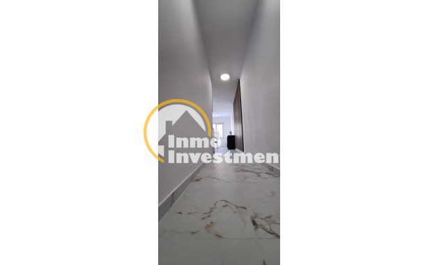 Reventa - Apartamento - Torrevieja - Estacion de autobuses