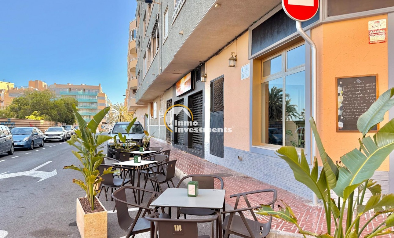 Long term rental - Commercial - Torrevieja - Playa de Los Locos