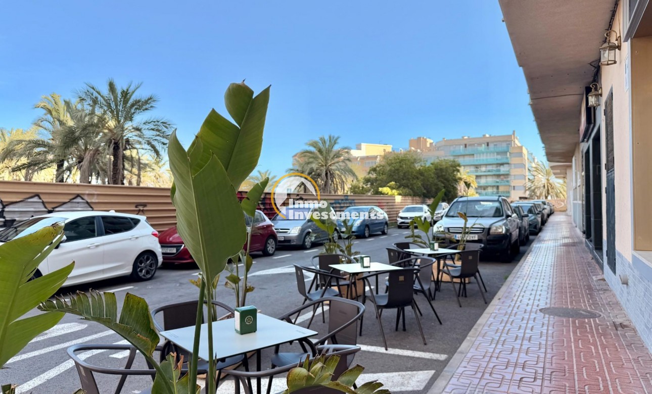 Long term rental - Commercial - Torrevieja - Playa de Los Locos