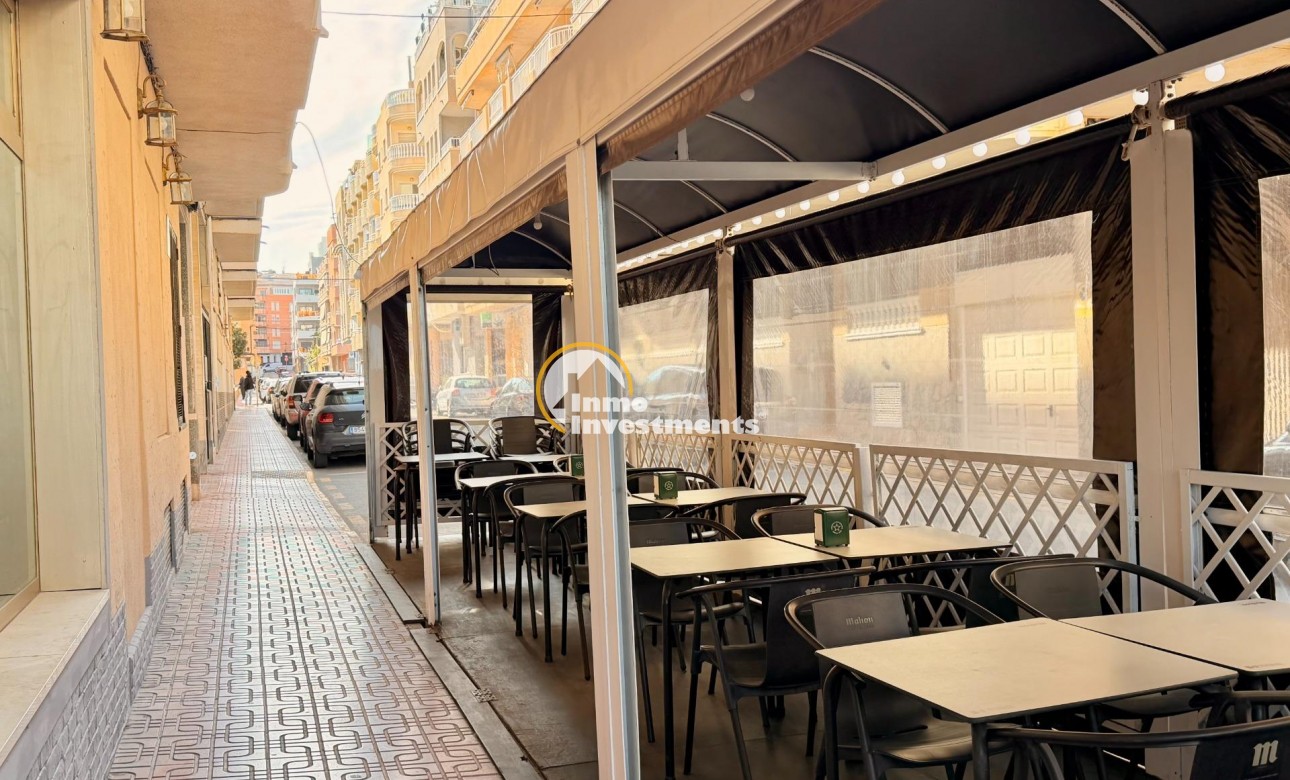 Long term rental - Commercial - Torrevieja - Playa de Los Locos