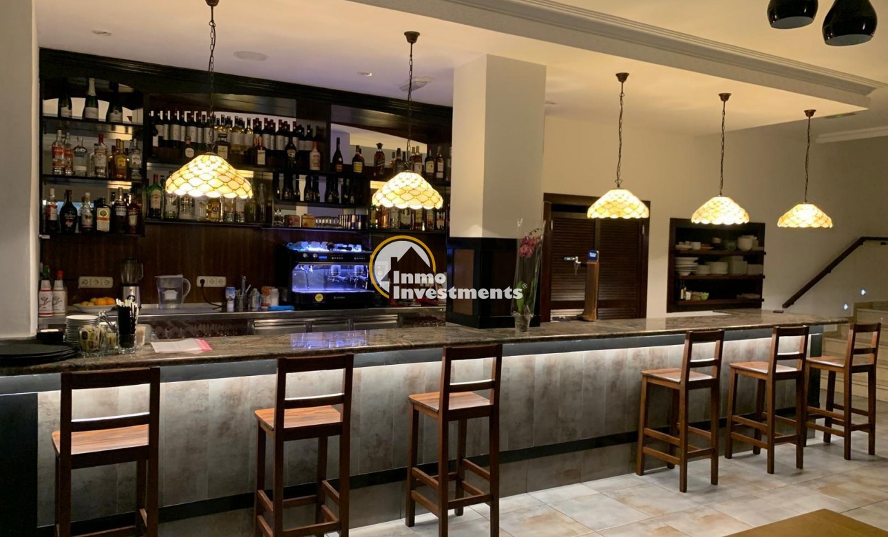 Long term rental - Commercial - Torrevieja - Playa de Los Locos