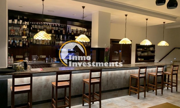 Long term rental - Commercial - Torrevieja - Playa de Los Locos