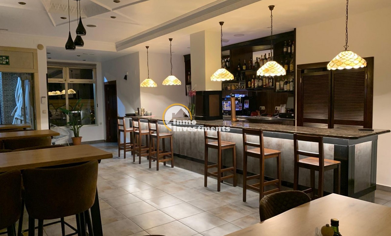 Long term rental - Commercial - Torrevieja - Playa de Los Locos