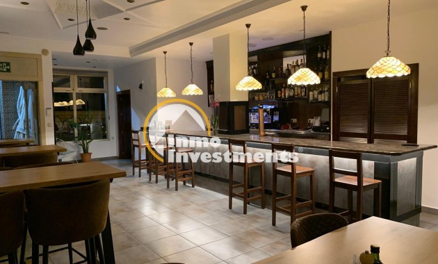 Long term rental - Commercial - Torrevieja - Playa de Los Locos