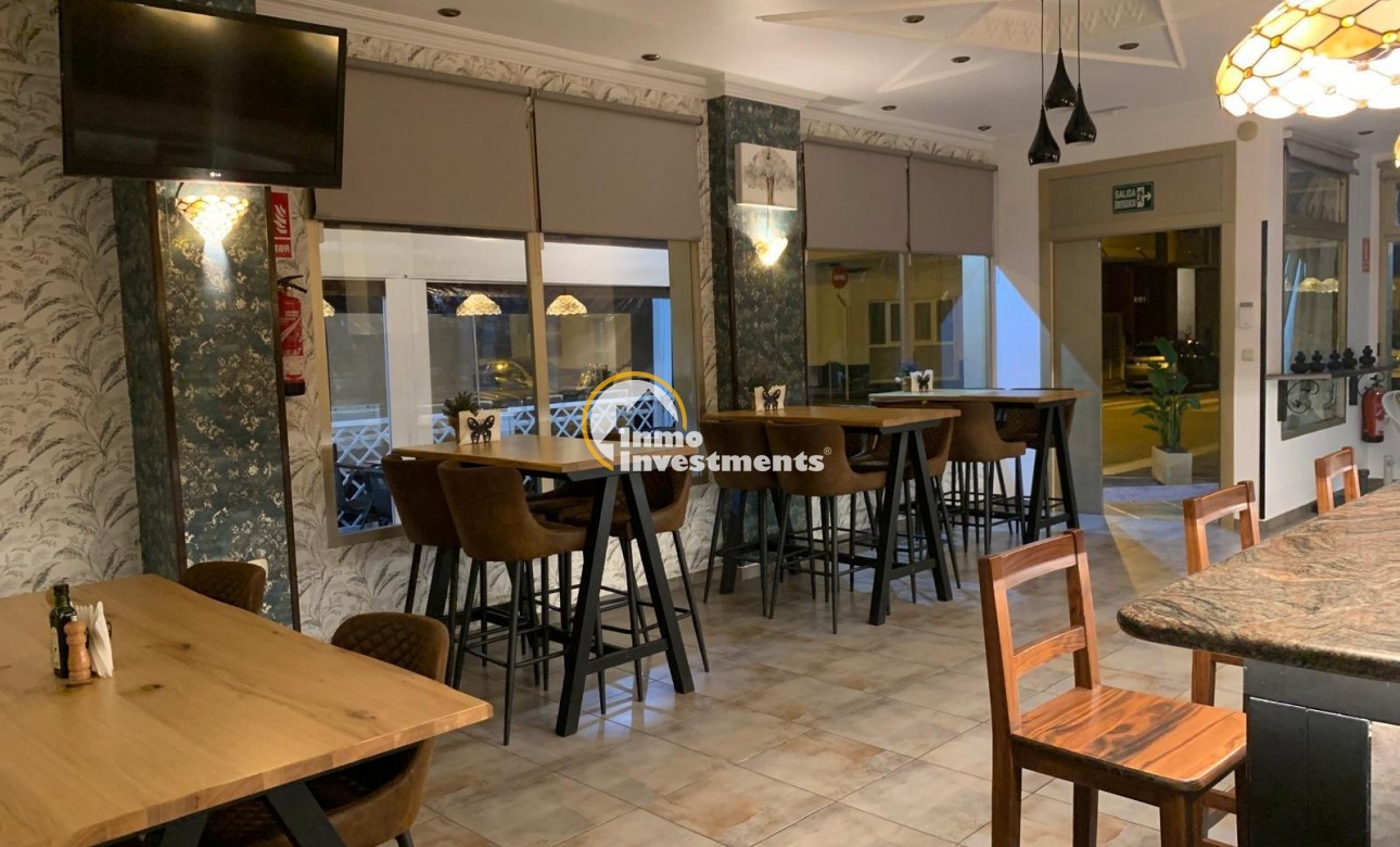 Long term rental - Commercial - Torrevieja - Playa de Los Locos