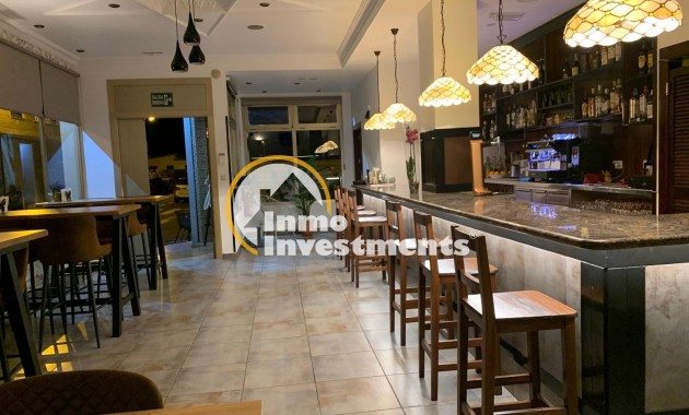 Long term rental - Commercial - Torrevieja - Playa de Los Locos