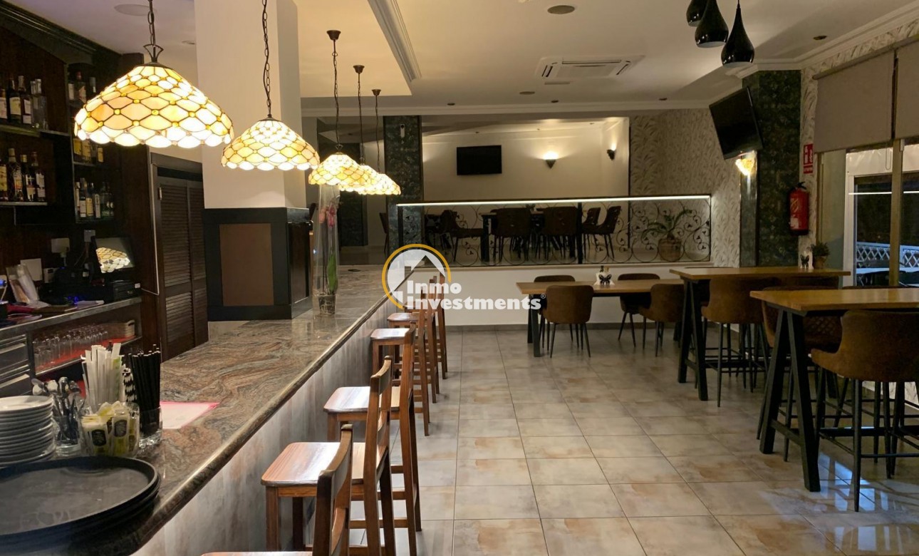 Long term rental - Commercial - Torrevieja - Playa de Los Locos