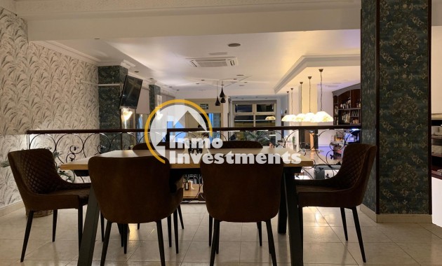 Long term rental - Commercial - Torrevieja - Playa de Los Locos