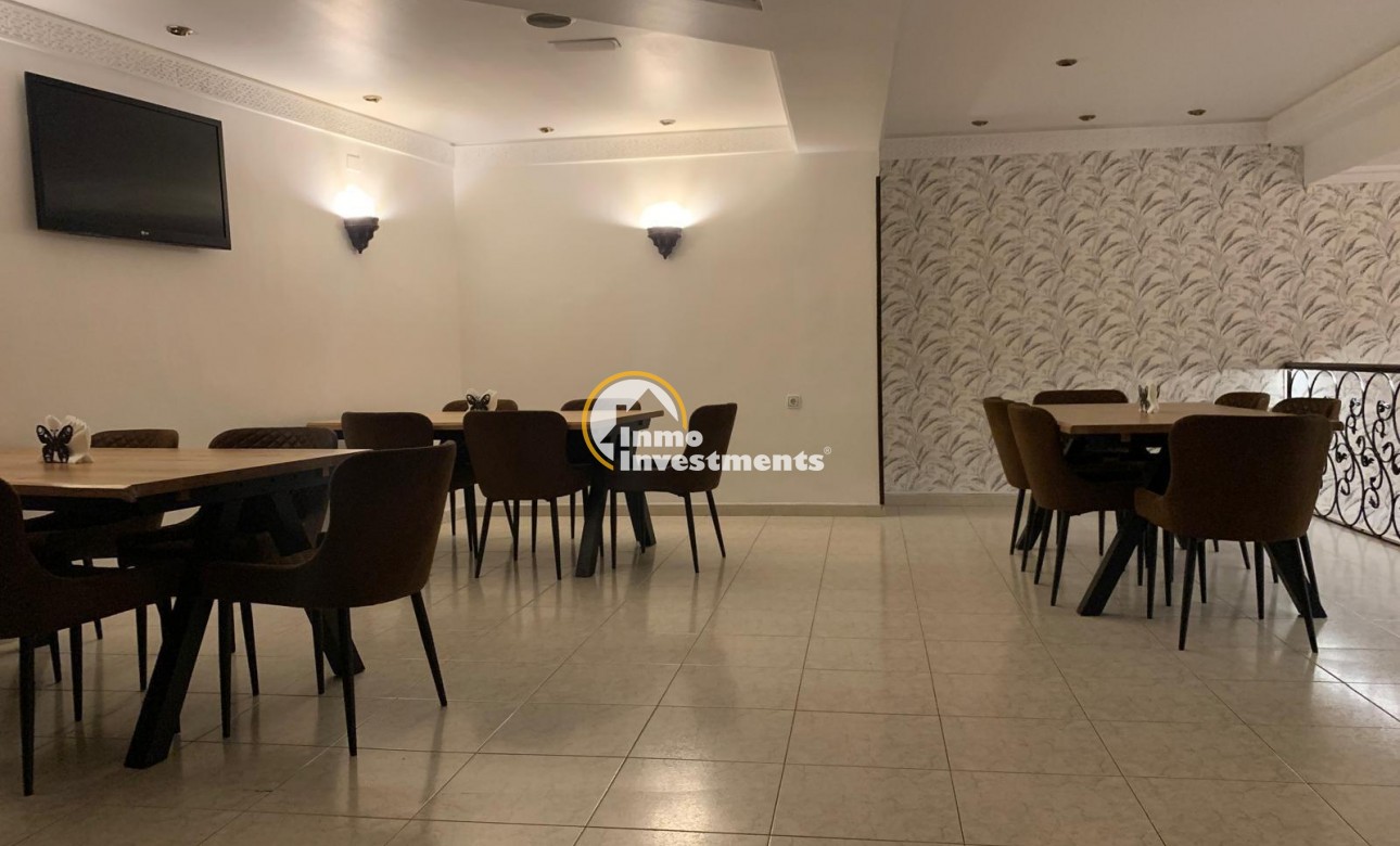 Long term rental - Commercial - Torrevieja - Playa de Los Locos