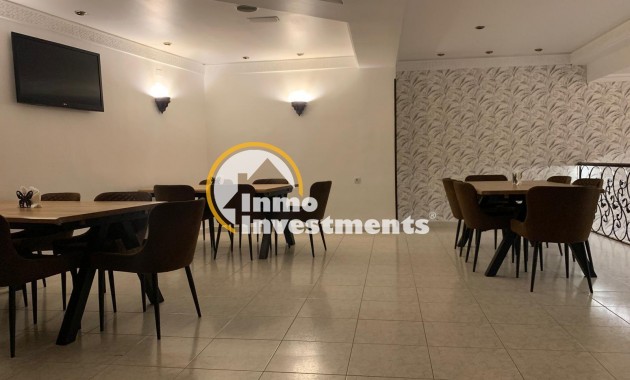Long term rental - Commercial - Torrevieja - Playa de Los Locos