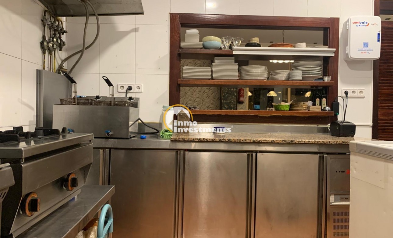 Long term rental - Commercial - Torrevieja - Playa de Los Locos