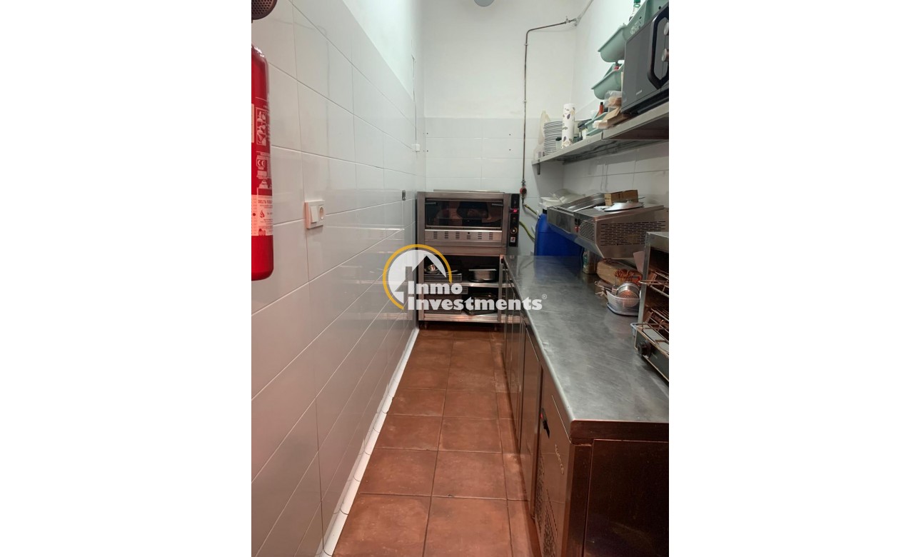 Long term rental - Commercial - Torrevieja - Playa de Los Locos