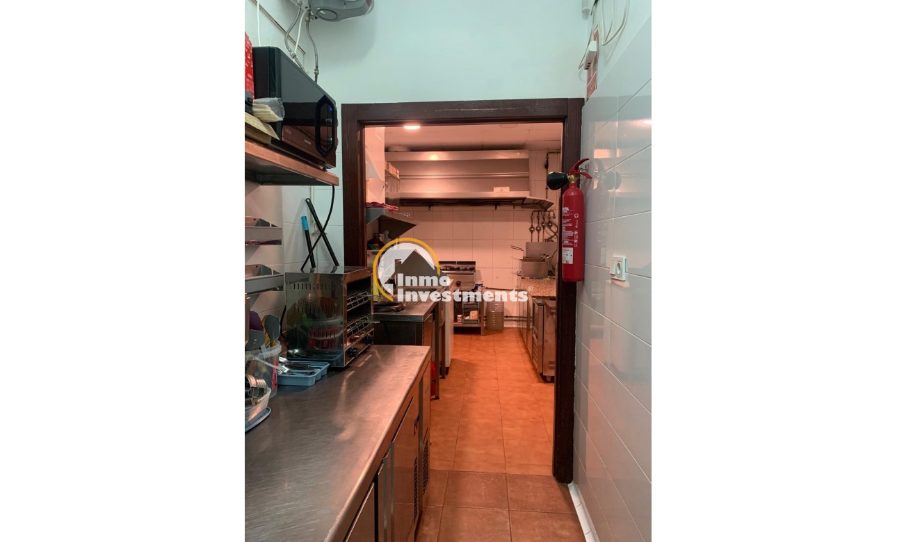 Long term rental - Commercial - Torrevieja - Playa de Los Locos