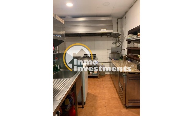 Long term rental - Commercial - Torrevieja - Playa de Los Locos