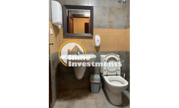 Long term rental - Commercial - Torrevieja - Playa de Los Locos