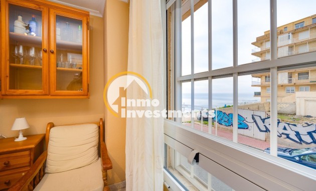 Resale - Apartment - Torrevieja - Playa de los Naufragos