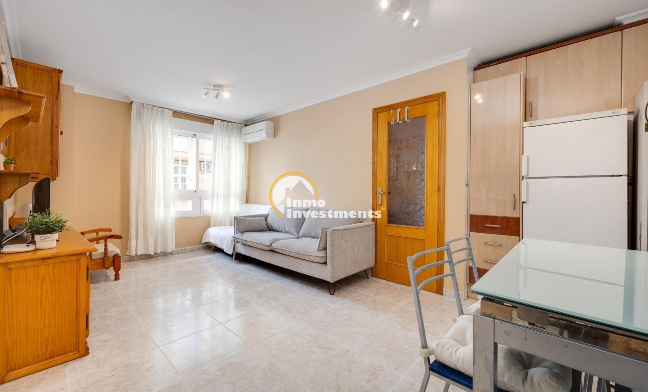Resale - Apartment - Torrevieja - Playa de los Naufragos