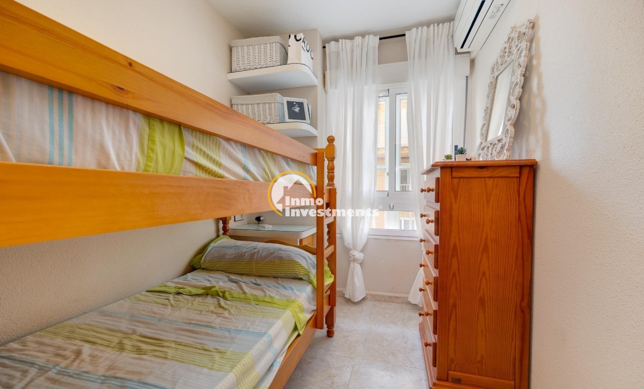 Resale - Apartment - Torrevieja - Playa de los Naufragos
