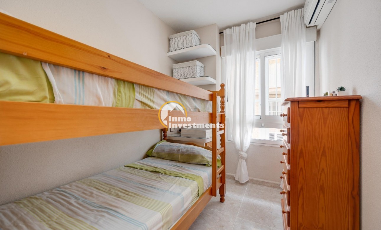 Resale - Apartment - Torrevieja - Playa de los Naufragos