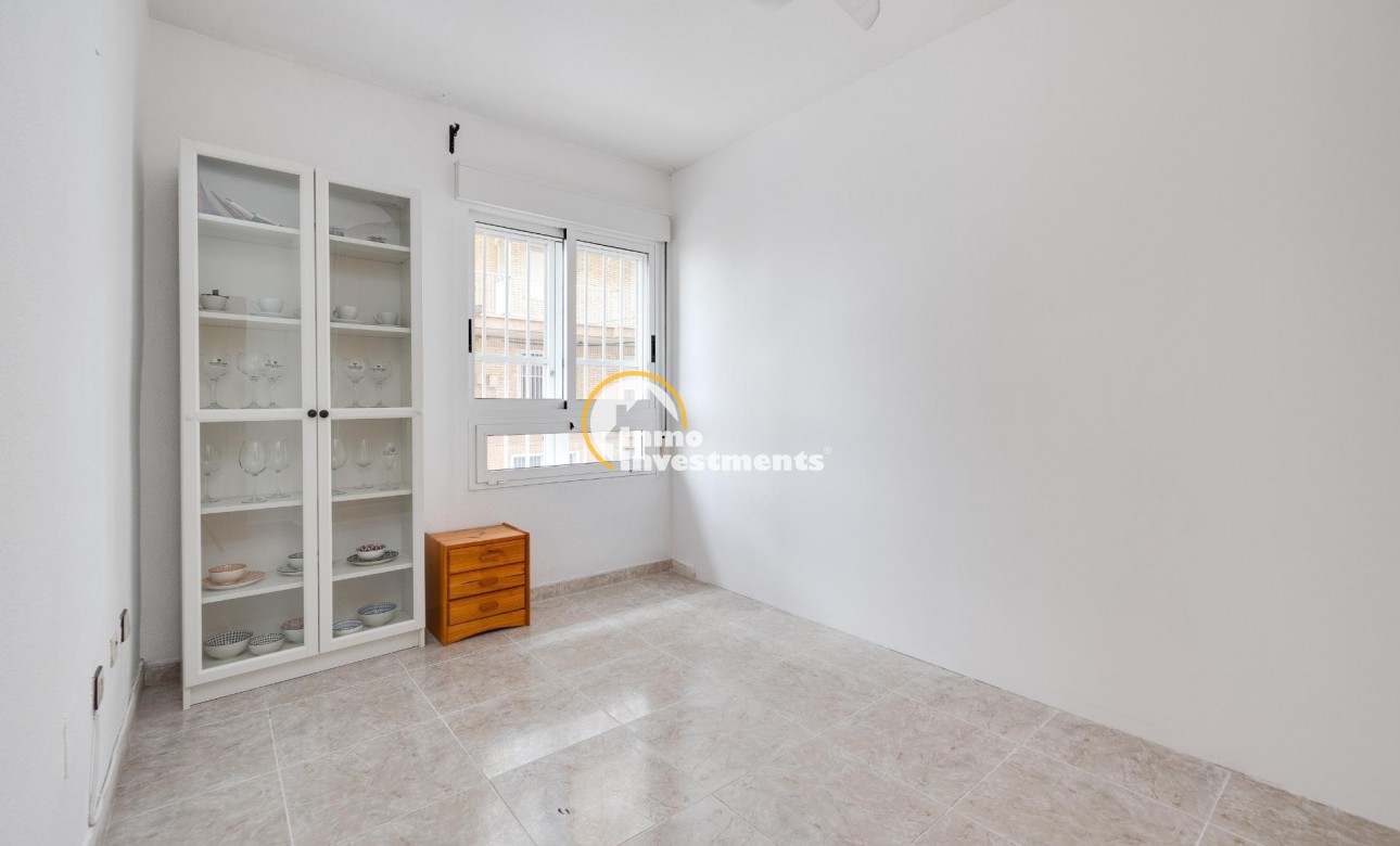 Resale - Apartment - Torrevieja - Playa de los Naufragos