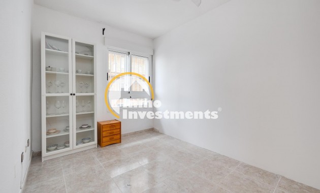 Resale - Apartment - Torrevieja - Playa de los Naufragos