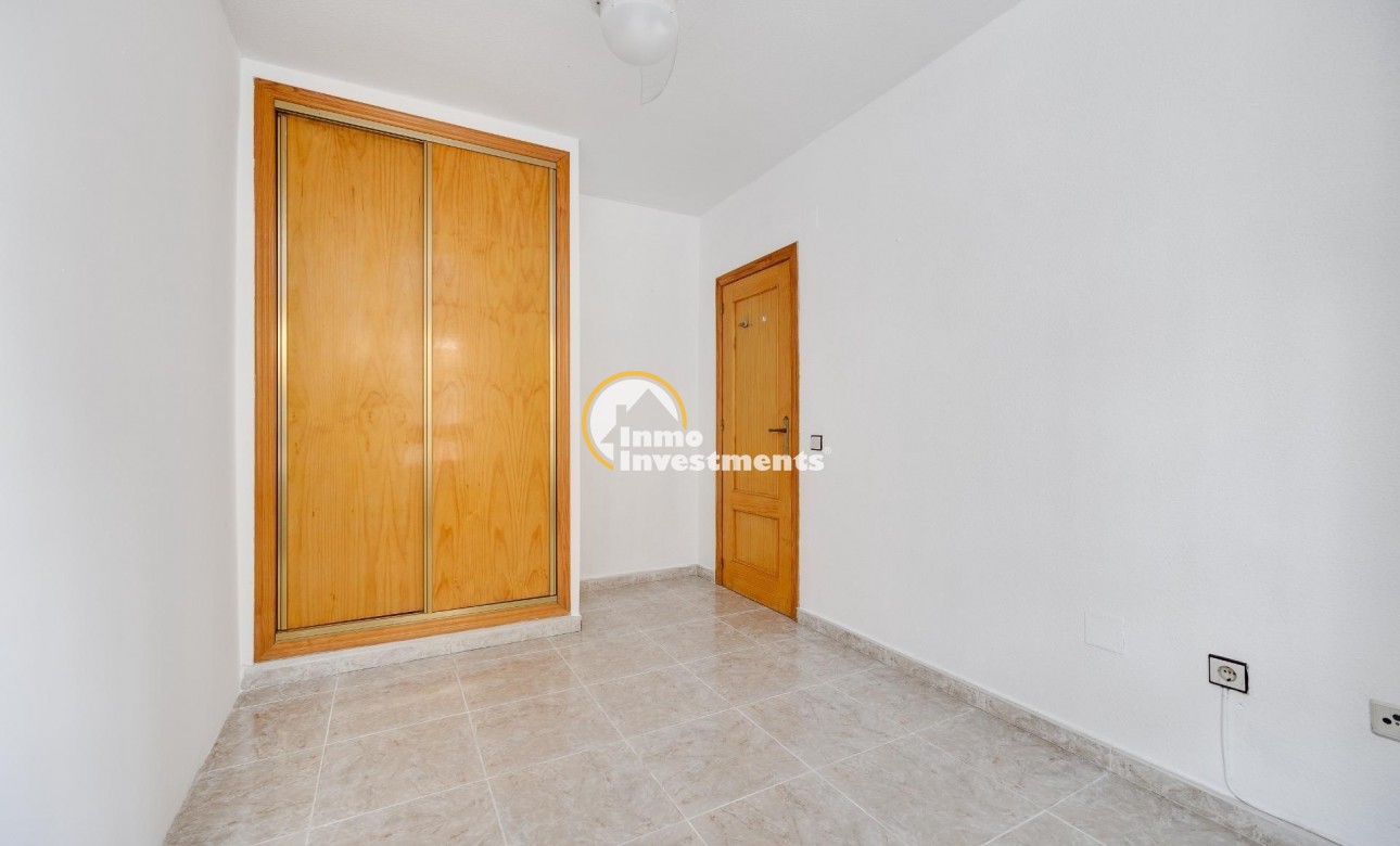 Resale - Apartment - Torrevieja - Playa de los Naufragos