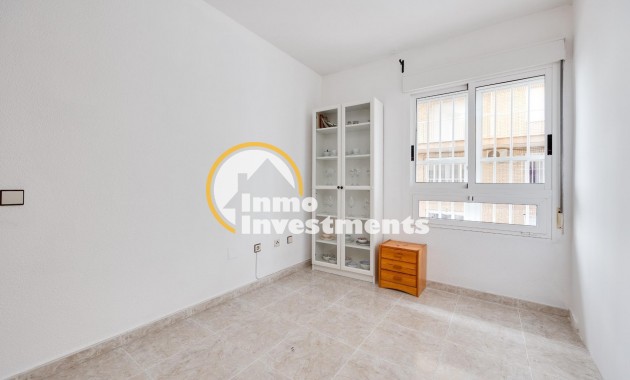Resale - Apartment - Torrevieja - Playa de los Naufragos