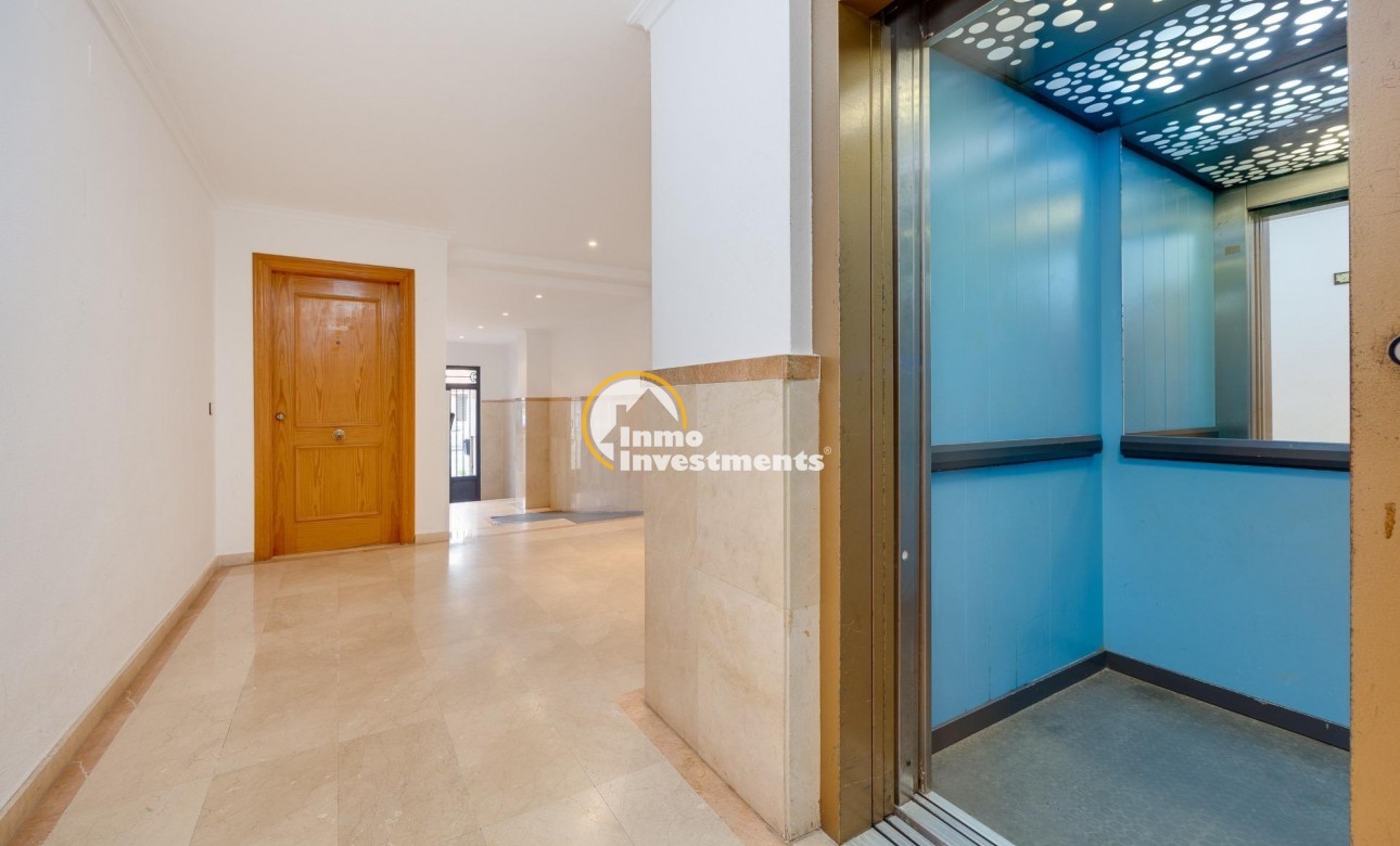 Resale - Apartment - Torrevieja - Playa de los Naufragos