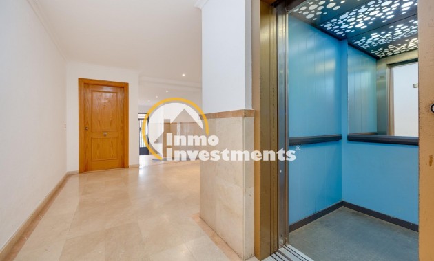 Resale - Apartment - Torrevieja - Playa de los Naufragos