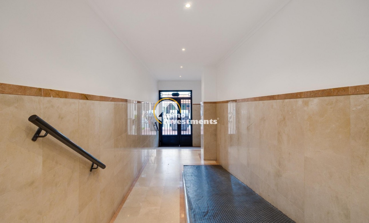 Resale - Apartment - Torrevieja - Playa de los Naufragos