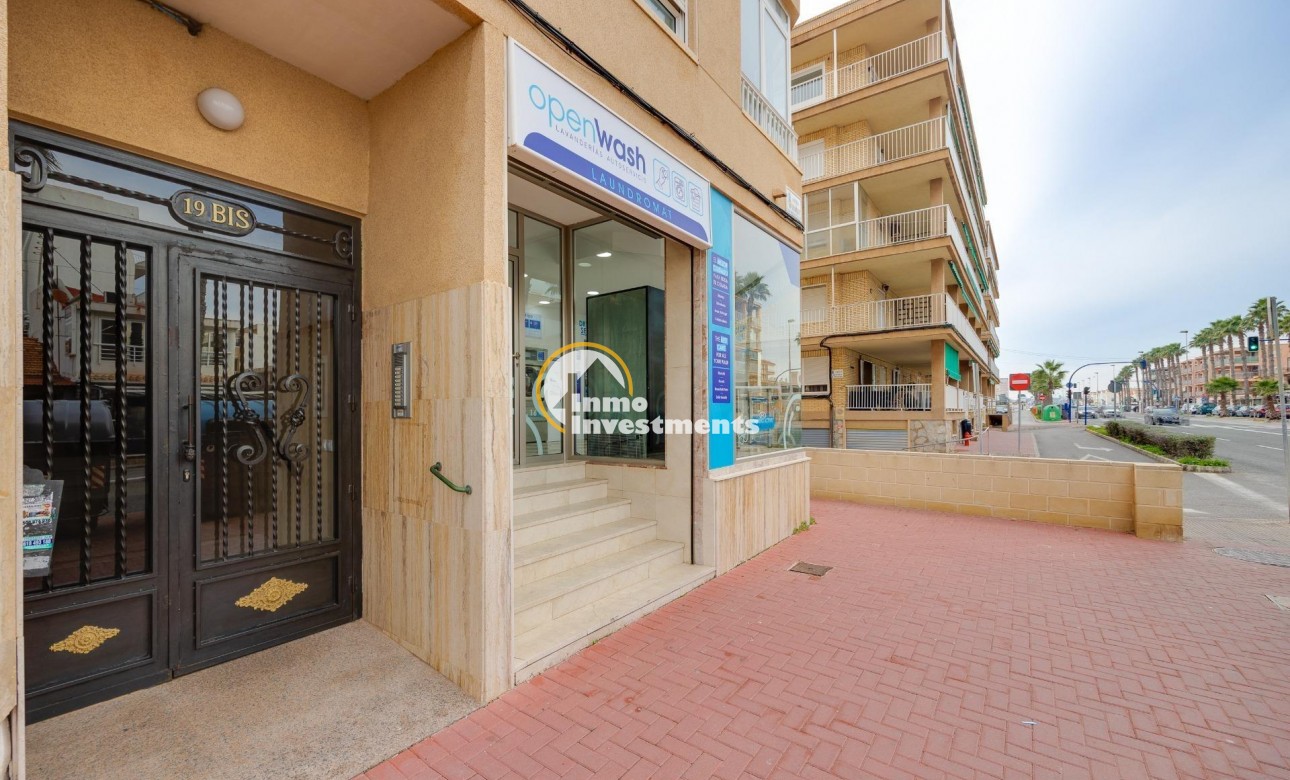 Resale - Apartment - Torrevieja - Playa de los Naufragos