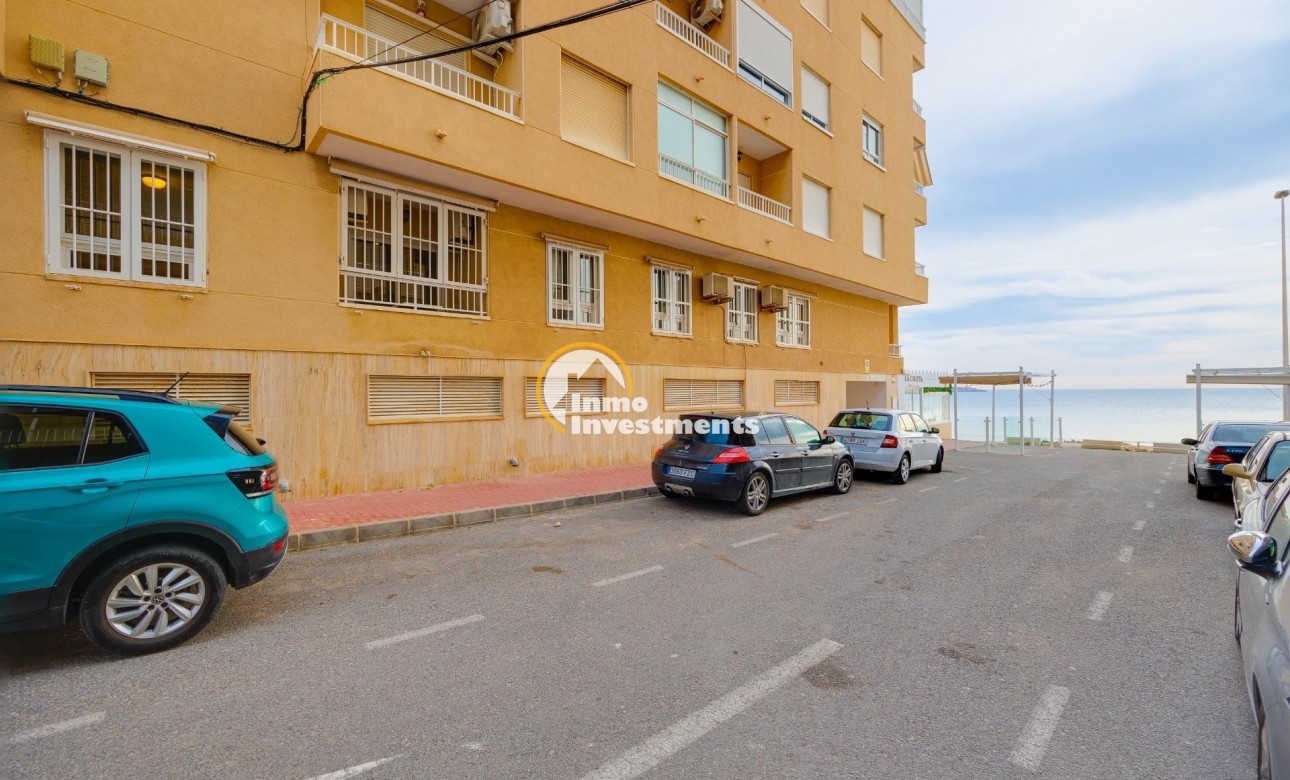 Resale - Apartment - Torrevieja - Playa de los Naufragos