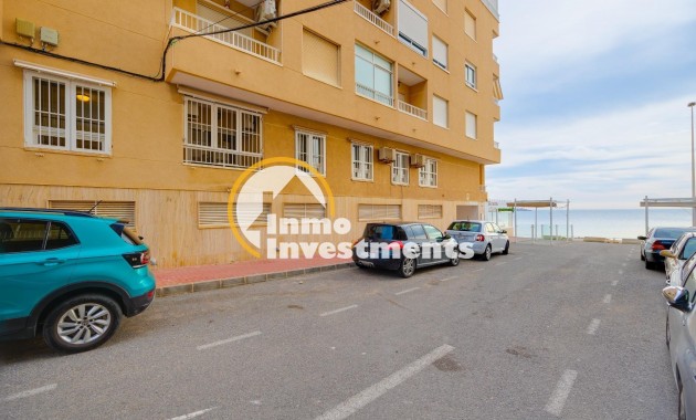 Resale - Apartment - Torrevieja - Playa de los Naufragos
