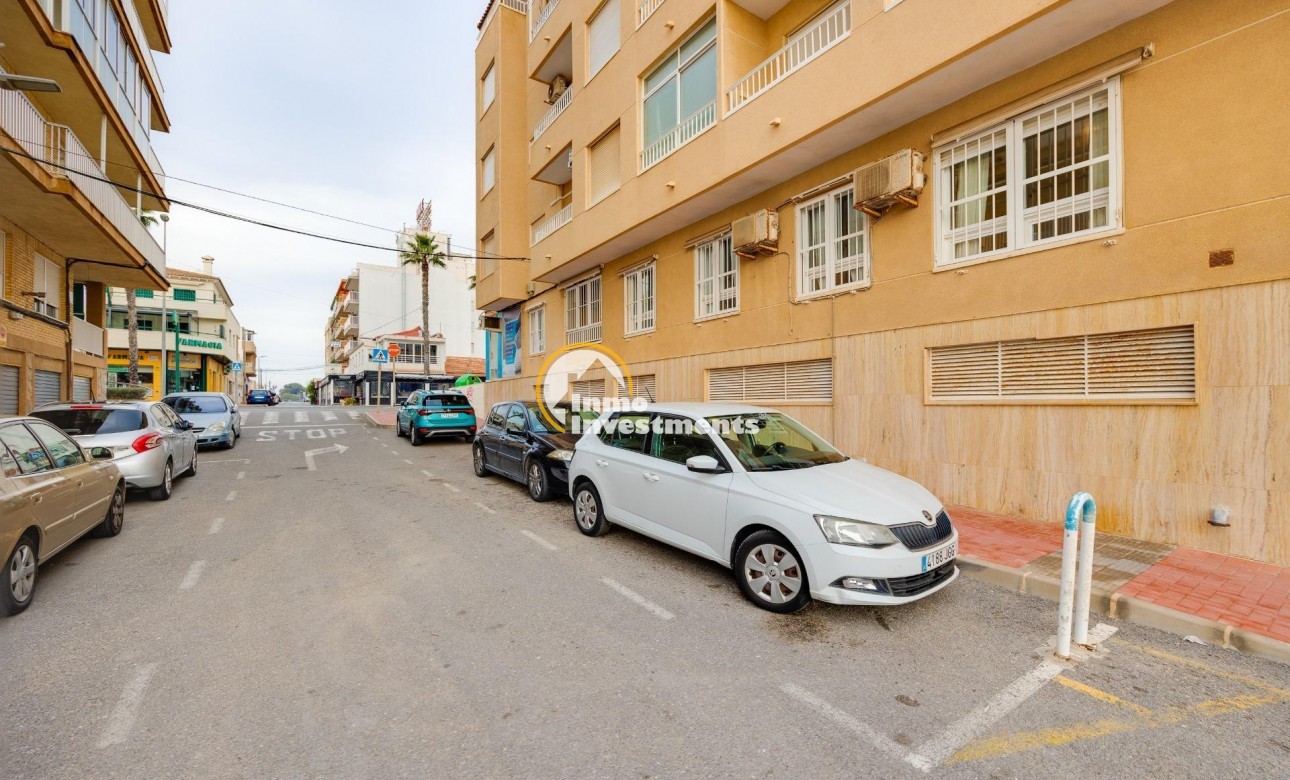 Resale - Apartment - Torrevieja - Playa de los Naufragos