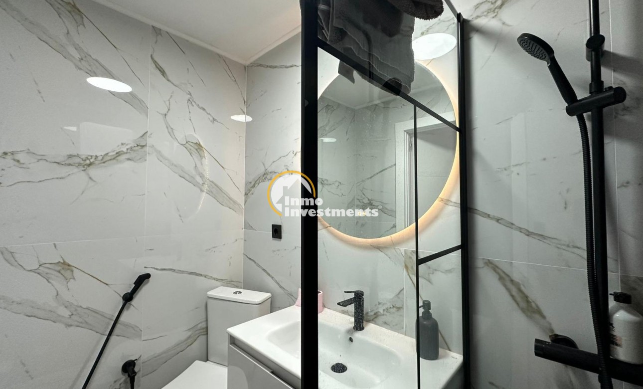 Resale - Bungalow - Torrevieja