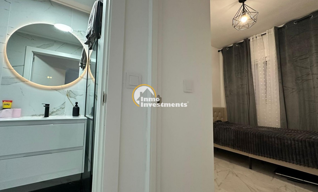 Resale - Bungalow - Torrevieja