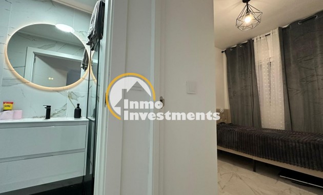 Resale - Bungalow - Torrevieja