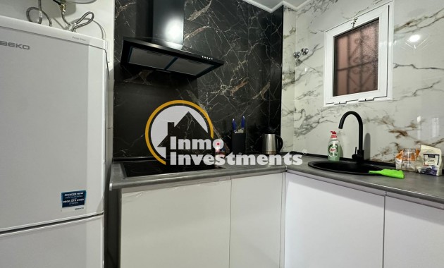 Resale - Bungalow - Torrevieja