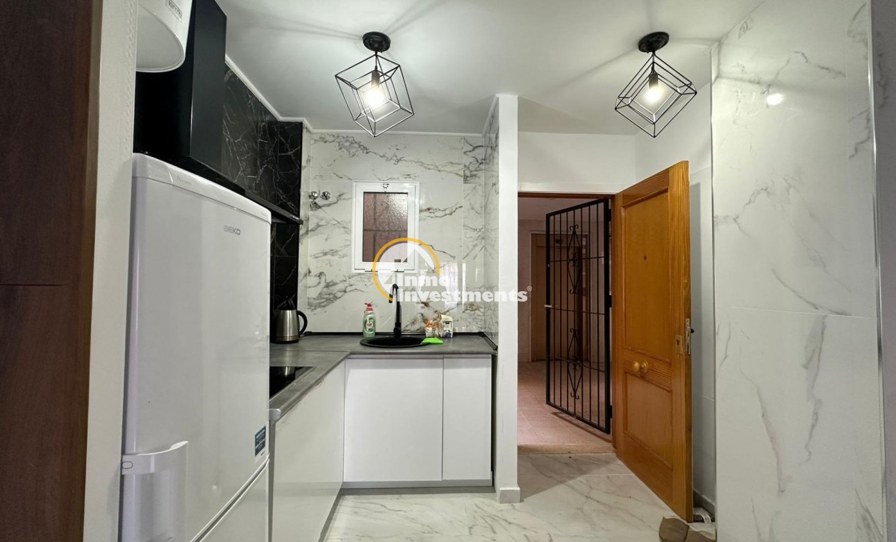 Resale - Bungalow - Torrevieja