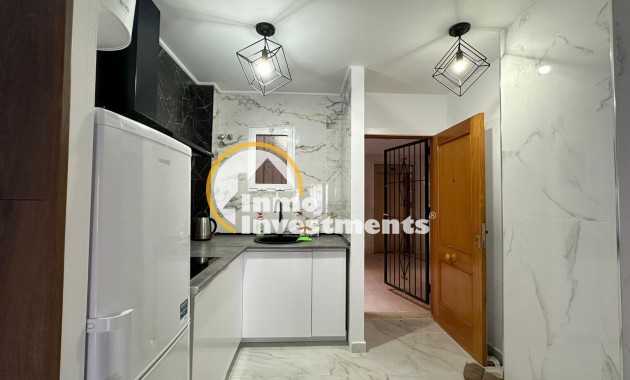 Resale - Bungalow - Torrevieja