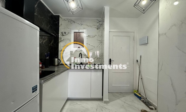 Resale - Bungalow - Torrevieja