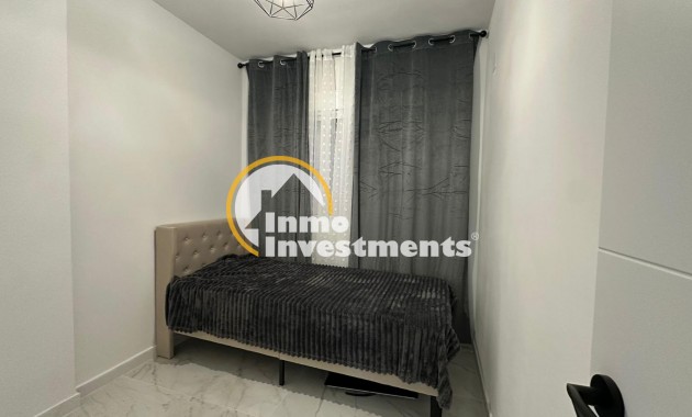 Resale - Bungalow - Torrevieja