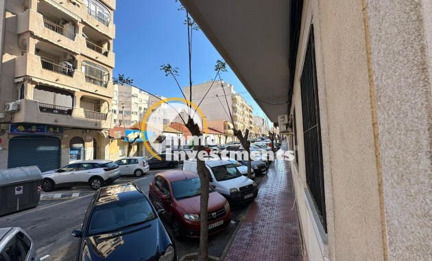 Resale - Bungalow - Torrevieja