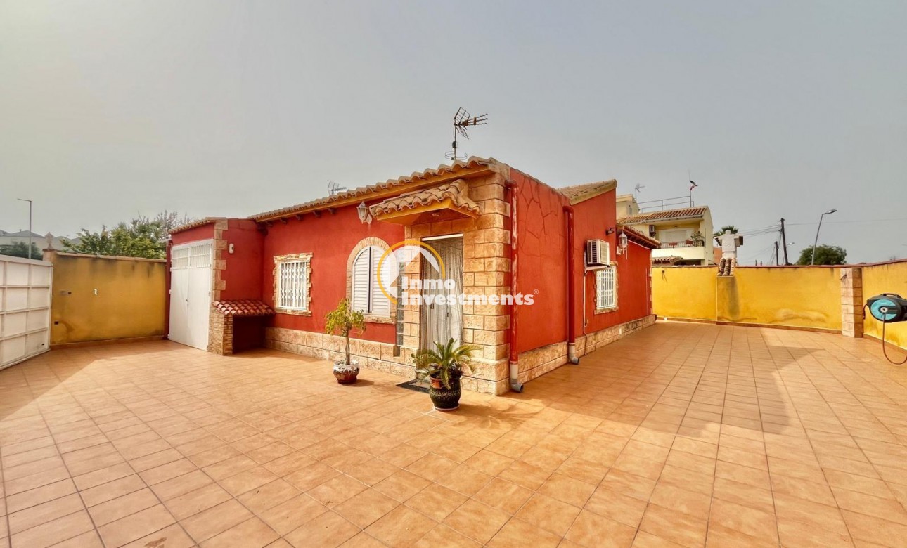 Resale - Villa - Torrevieja - Los Balcones - Los Altos del Edén