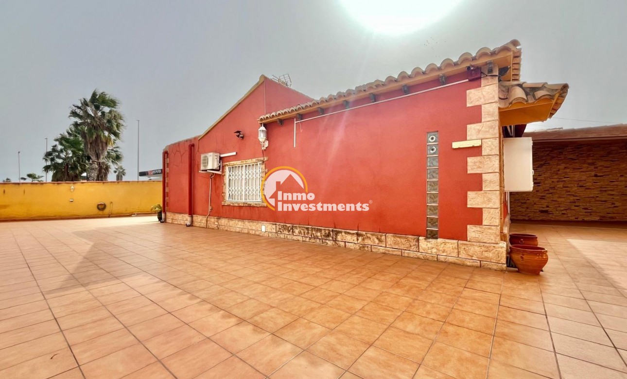 Resale - Villa - Torrevieja - Los Balcones - Los Altos del Edén