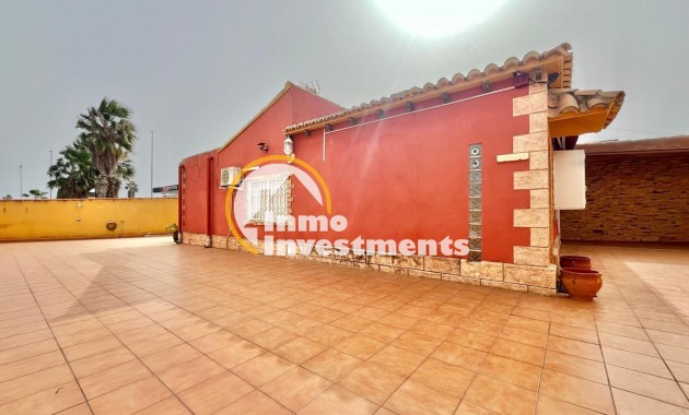 Resale - Villa - Torrevieja - Los Balcones - Los Altos del Edén