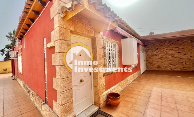 Resale - Villa - Torrevieja - Los Balcones - Los Altos del Edén