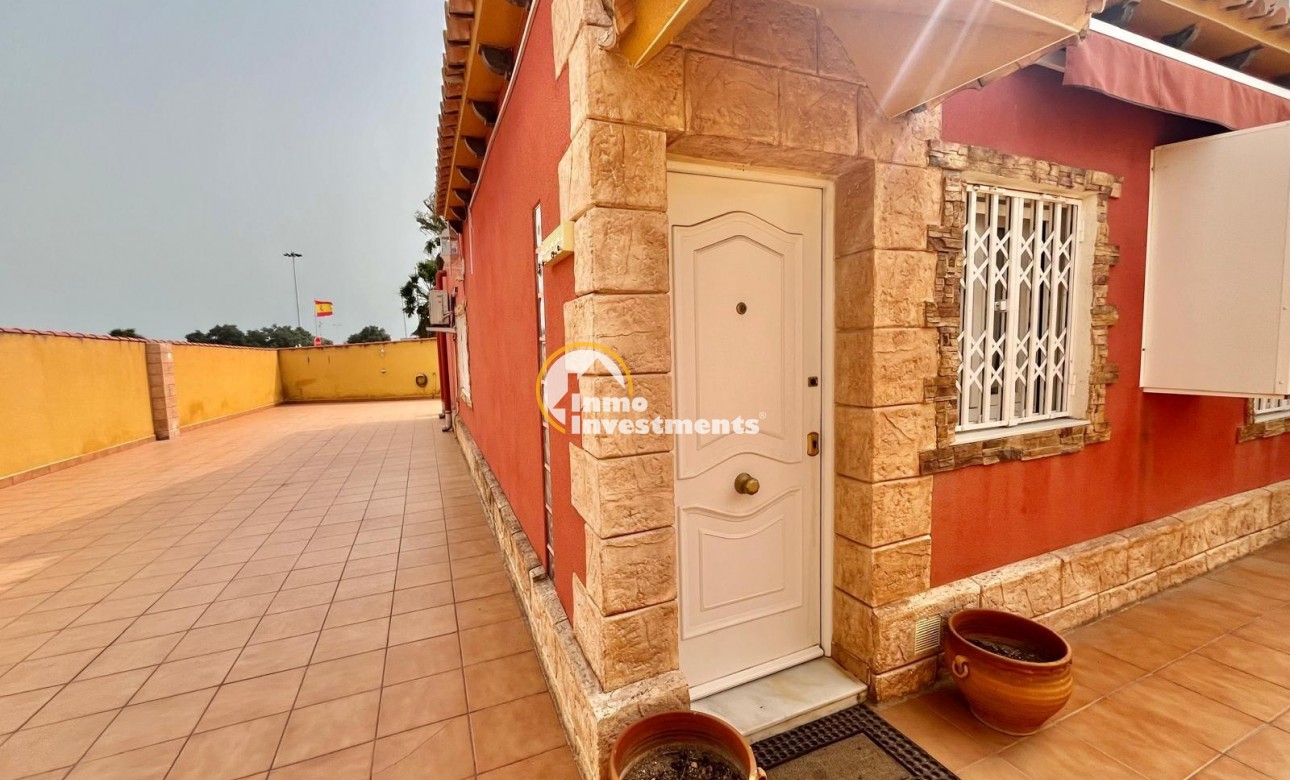 Resale - Villa - Torrevieja - Los Balcones - Los Altos del Edén