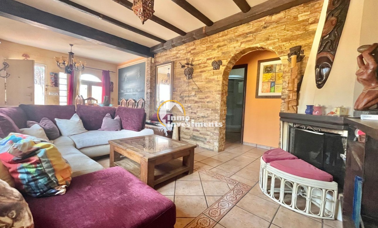 Resale - Villa - Torrevieja - Los Balcones - Los Altos del Edén